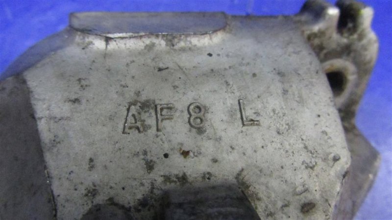 Кронштейн опоры двигателя левый FX S50 03-08 2004 Внедорожник 3.5