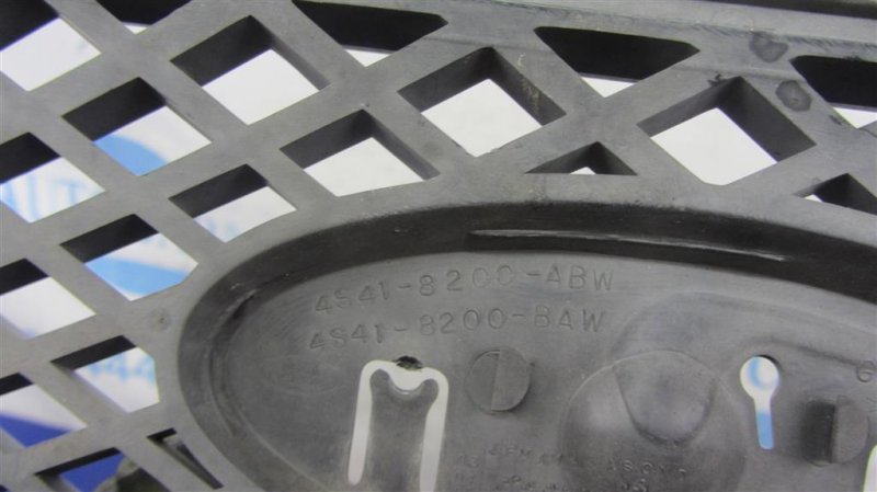 Решетка радиатора FORD FOCUS 04-11