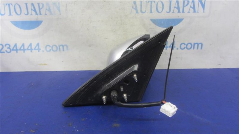 Зеркало правое M35/M45 04-10 Зеркало правое M35/M45 04-10