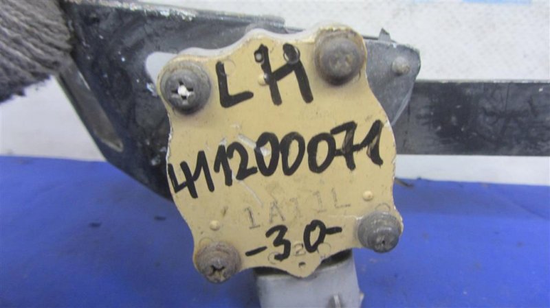 Датчик положения кузова левый CAMRY 30 02-06