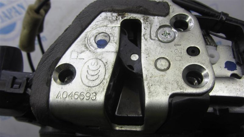 Замок двери передний правый CAMRY 40 06-11