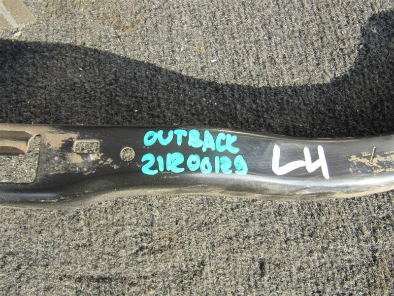 Кронштейн крепления фары передний левый OUTBACK 03-09 BP