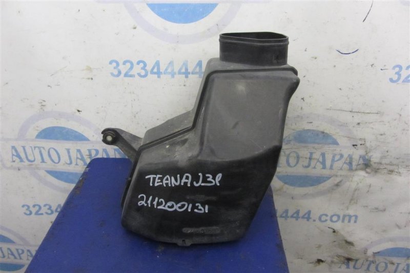 Резонатор воздушного фильтра NISSAN TEANA J31 03-07 16585-9Y500 Б/У