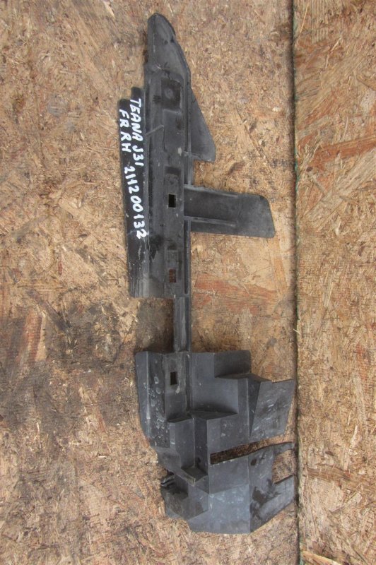 Дефлектор радиатора правый NISSAN TEANA J31 03-07 92184-9W50A Б/У