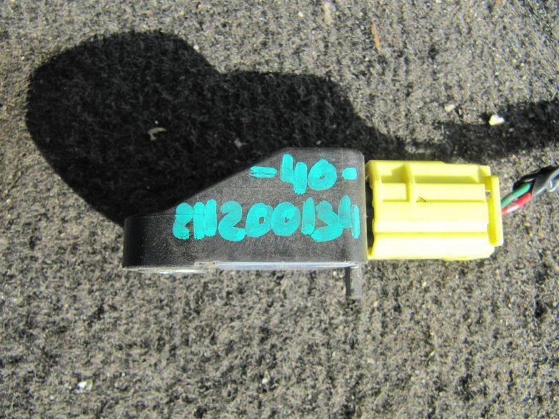 Датчик удара CAMRY 40 06-11 Датчик удара CAMRY 40 06-11