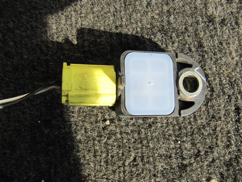 Датчик удара CAMRY 40 06-11 Датчик удара CAMRY 40 06-11