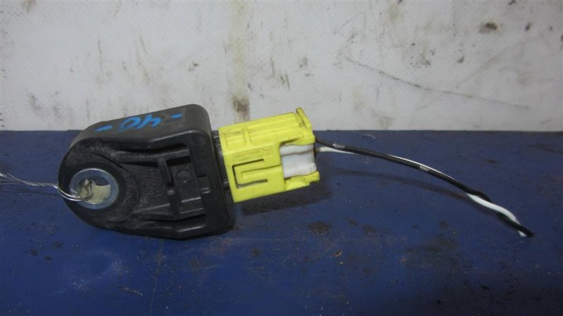 Запчасть датчик удара TOYOTA CAMRY 40 06-11 89173-09400 Б/У Датчик удара TOYOTA CAMRY 40 06-11 89173-09400 Б/У