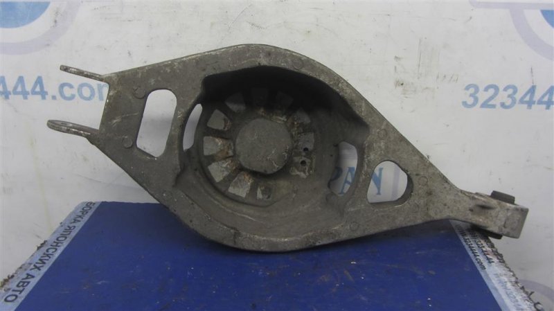 Рычаг задней подвески поперечный нижний задний правый INFINITI M35/M45 04-10 Седан 3.5 VQ35DE