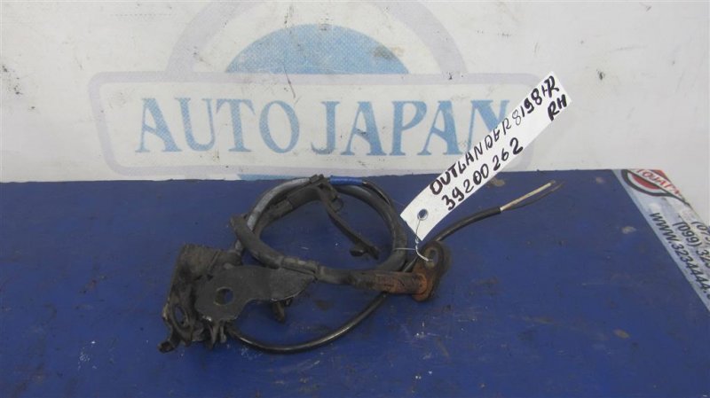 Датчик ABS передний правый MITSUBISHI OUTLANDER XL 05-13 2007 Внедорожник 3.0 4670A576 Б/У