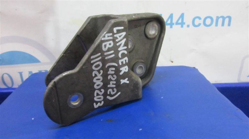 Кронштейн КПП MITSUBISHI LANCER X 10 07-15 2007 Седан 2.0 MN168522 Б/У