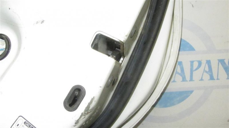 Дверь задняя правая COROLLA 150 06-13