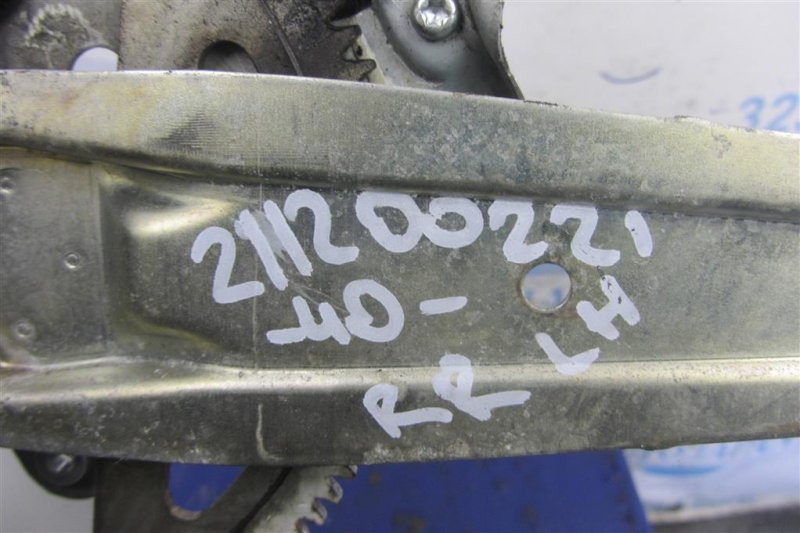 Стеклоподъемник задний левый CAMRY 40 06-11