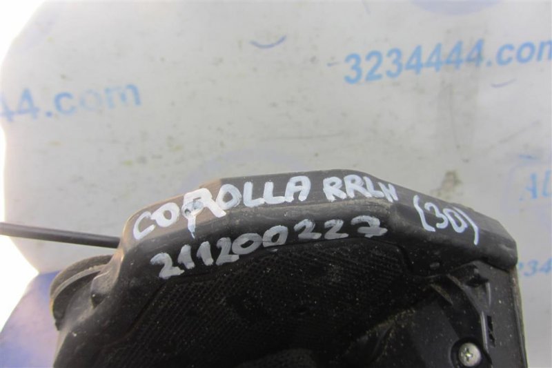 Замок двери задний левый COROLLA 150 06-13