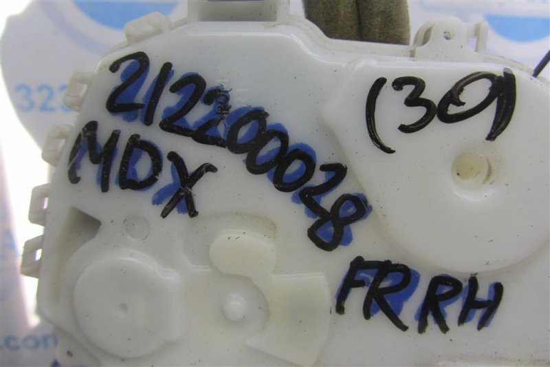 Замок двери передний правый MDX (YD2) 06-13 YD2