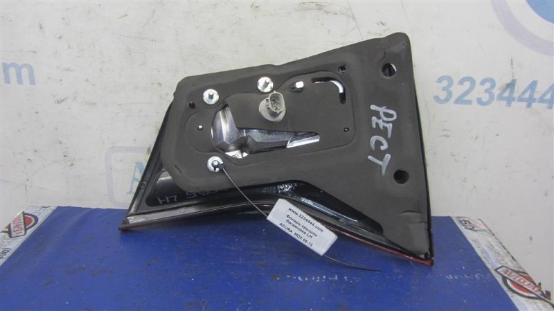 Фонарь внутренний задний левый MDX (YD2) 06-13 YD2