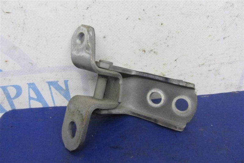 Петля двери верхняя передняя правая TOYOTA RAV4 05-12 2008 GSA33 3.5 2GR-FE 68710-12151 Б/У