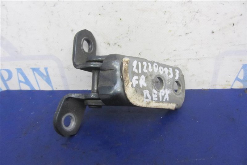 Петля двери верхняя передняя правая TOYOTA RAV4 05-12 GSA33 3.5 2GR-FE