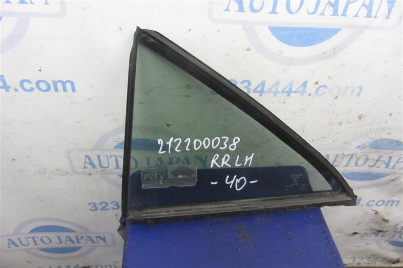 Стекло двери глухое заднее левое TOYOTA CAMRY 40 06-11 68124-33060 Б/У