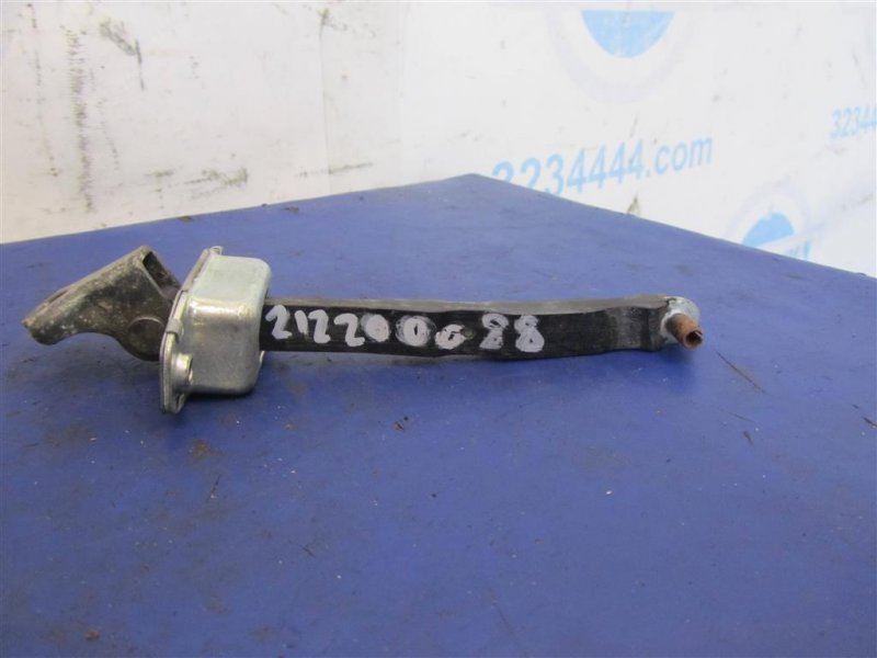 Ограничитель двери передний правый SUZUKI SX4 06-13 2009 Хетчбек 2.0 81810-57L01 Б/У