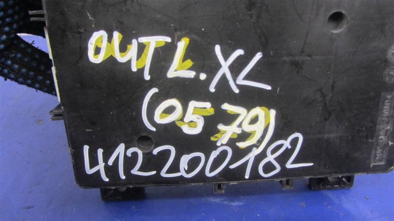 Блок предохранителей салон OUTLANDER XL 05-13 2007 Внедорожник 3.0