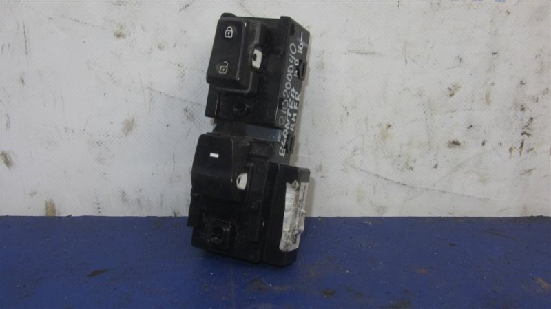 Кнопка стеклоподъемника передняя правая HYUNDAI ELANTRA AD 16- 2017 Седан 2.0 93575-F20004X Б/У