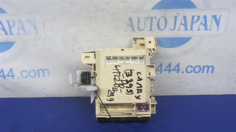 Блок предохранителей салон TOYOTA CAMRY 40 06-11 AHV40 2.4 2AZFXE