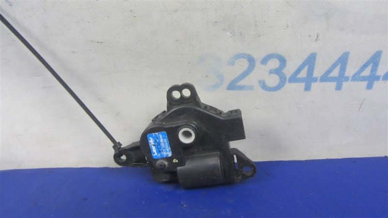 Запчасть моторчик заслонки печки HYUNDAI I30 GD 12-17 97157-3SAA0 Б/У Моторчик заслонки печки HYUNDAI I30 GD 12-17 97157-3SAA0 Б/У