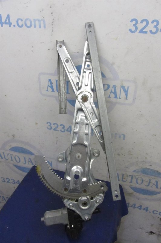 Стеклоподъемник задний левый INFINITI Q50 15-20 Стеклоподъемник задний левый INFINITI Q50 15-20