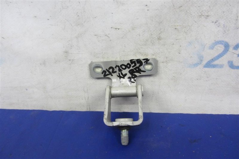 Петля крышки багажника правая MITSUBISHI OUTLANDER XL 05-13 2007 Внедорожник 3.0 MR556091 Б/У