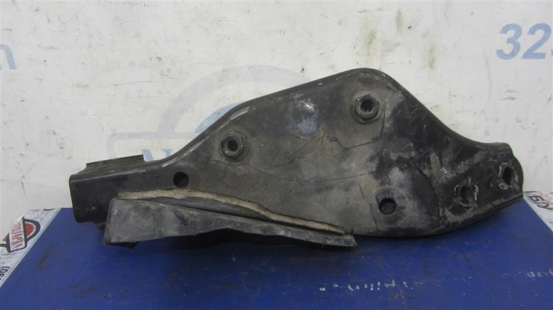 Запчасть крепление балки подвески переднее левое LEXUS LS460 06-12 2007 Седан 4.6 57306-50010 Б/У Крепление балки подвески переднее левое LEXUS LS460 06-12 2007 Седан 4.6 57306-50010 Б/У