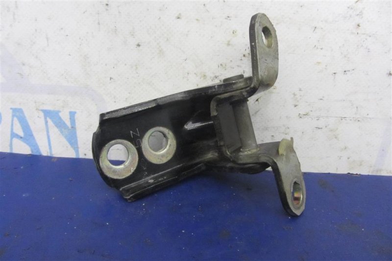 Петля двери нижняя задняя правая NISSAN MURANO Z50 02-07 2005 Внедорожник 3.5 82420-4P000 Б/У