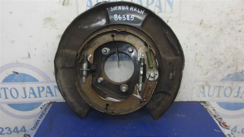 Тормозной механизм левый TOYOTA SIENNA 11-16 46504-08020 Б/У