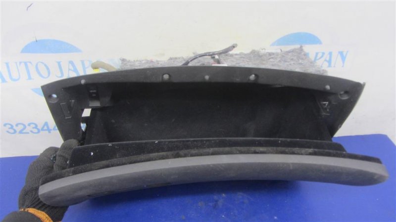 Бардачок Q60 16-20 2018 COUPE 3.0 VR30DDTT