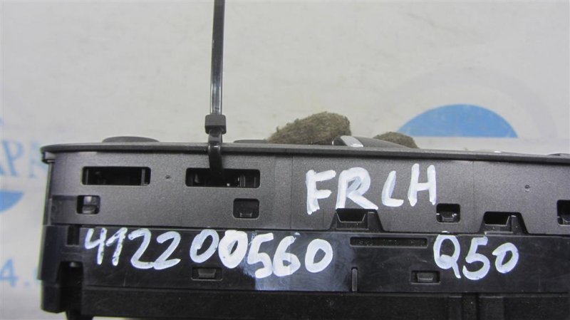 Блок управления стеклоподъемниками передний левый Q50 15-20