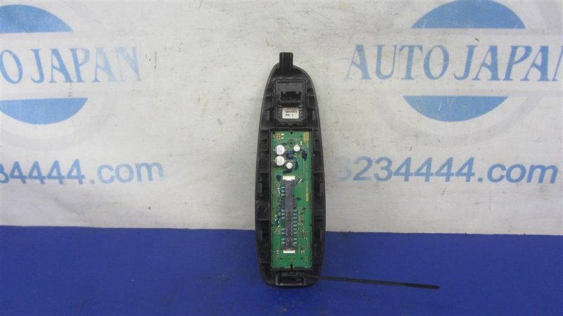 Блок управления стеклоподъемниками передний левый PATHFINDER R52 12-21 Блок управления стеклоподъемниками передний левый PATHFINDER R52 12-21