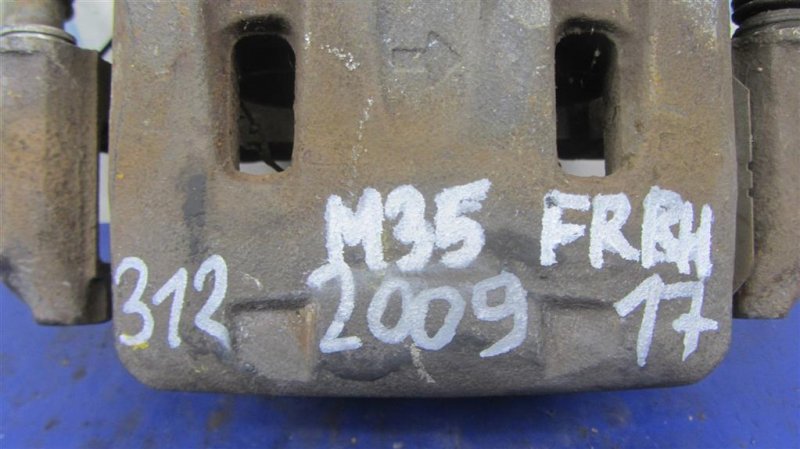 Суппорт тормозной передний правый M35/M45 04-10