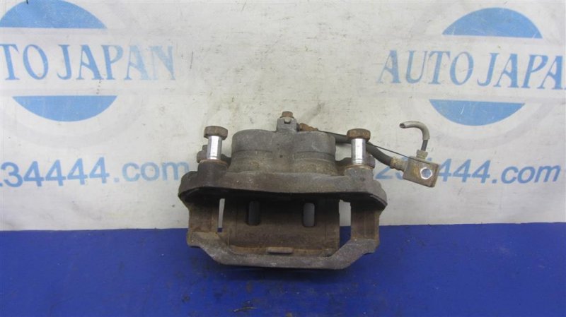 Суппорт тормозной передний правый INFINITI M35/M45 04-10