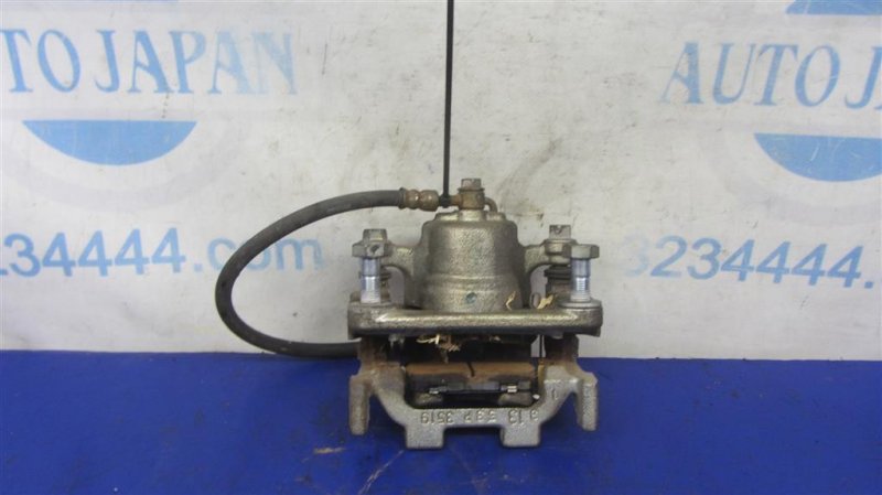 Суппорт тормозной задний правый INFINITI Q50 15-20