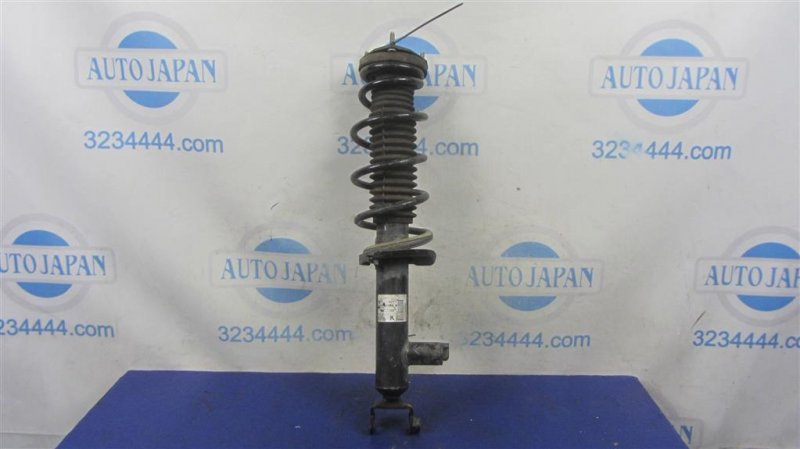 Амортизатор задний правый INFINITI Q50 15-20 E6210-5CF0A Б/У