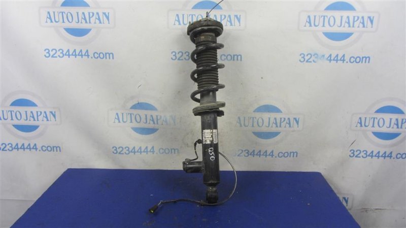 Амортизатор передний левый INFINITI Q50 15-20 E6111-5CF0B Б/У