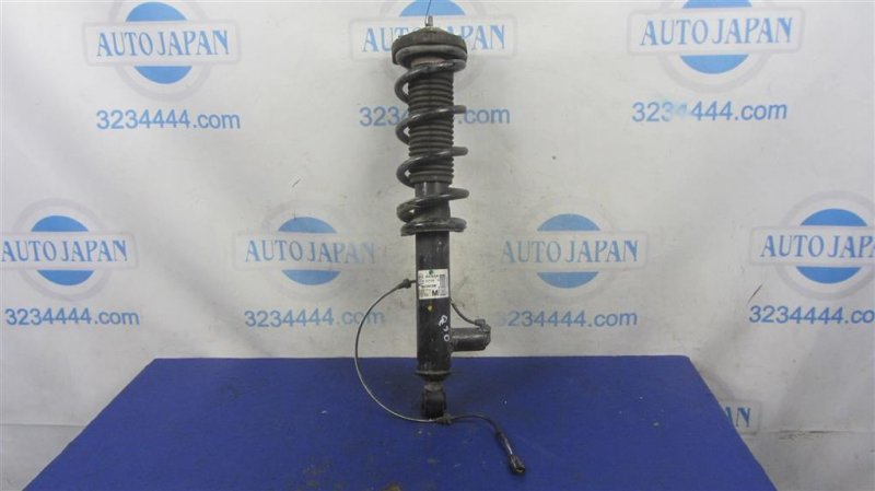 Амортизатор передний правый INFINITI Q50 15-20 E6110-5CF0B Б/У