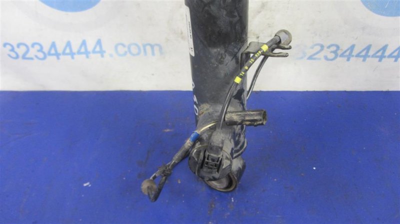 Амортизатор передний правый Q50 15-20