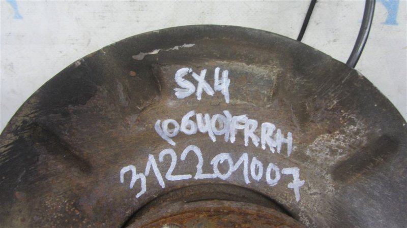 Кулак поворотный передний правый SX4 06-13 2009 Хетчбек 2.0