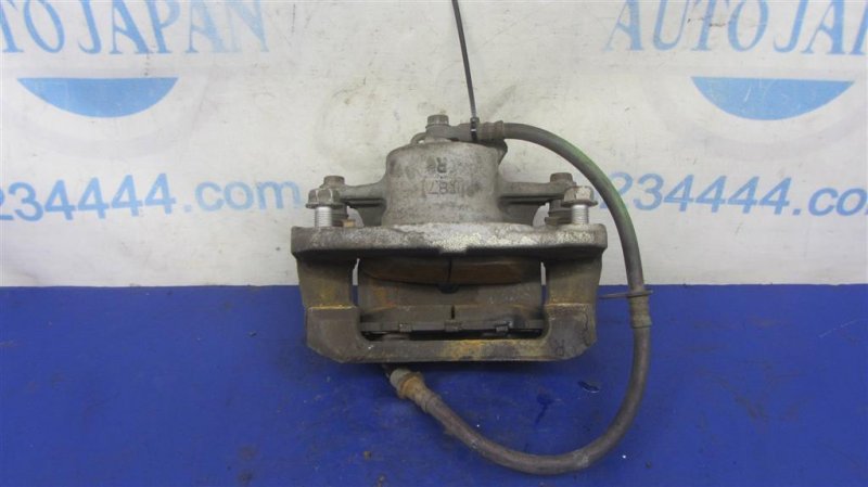 Суппорт тормозной передний правый TOYOTA CAMRY 40 06-11