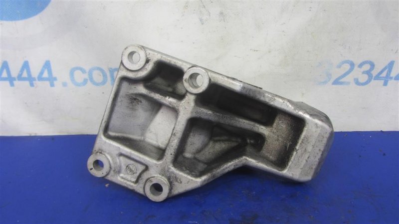 Кронштейн опоры двигателя левый INFINITI M35/M45 04-10 Седан 3.5 VQ35DE