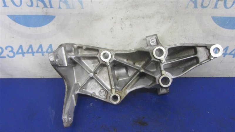 Кронштейн опоры двигателя правый INFINITI QX60/JX35 12-20