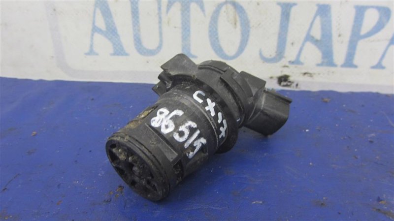 Запчасть насос омывателя стекла MAZDA CX-7 06-12 G22C-67-482 Б/У Насос омывателя стекла MAZDA CX-7 06-12 G22C-67-482 Б/У