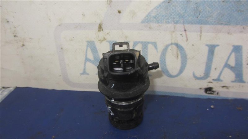 Насос омывателя стекла CX-7 06-12 Насос омывателя стекла CX-7 06-12