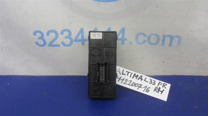 Кнопка стеклоподъемника передняя правая NISSAN ALTIMA L33 12-18 L33 2.5 Кнопка стеклоподъемника передняя правая NISSAN ALTIMA L33 12-18 L33 2.5
