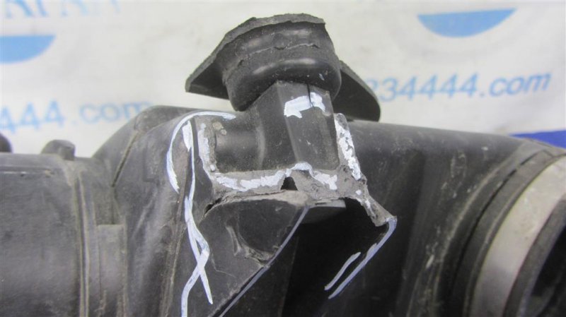 Резонатор воздушного фильтра TRIBECA B9 05-07